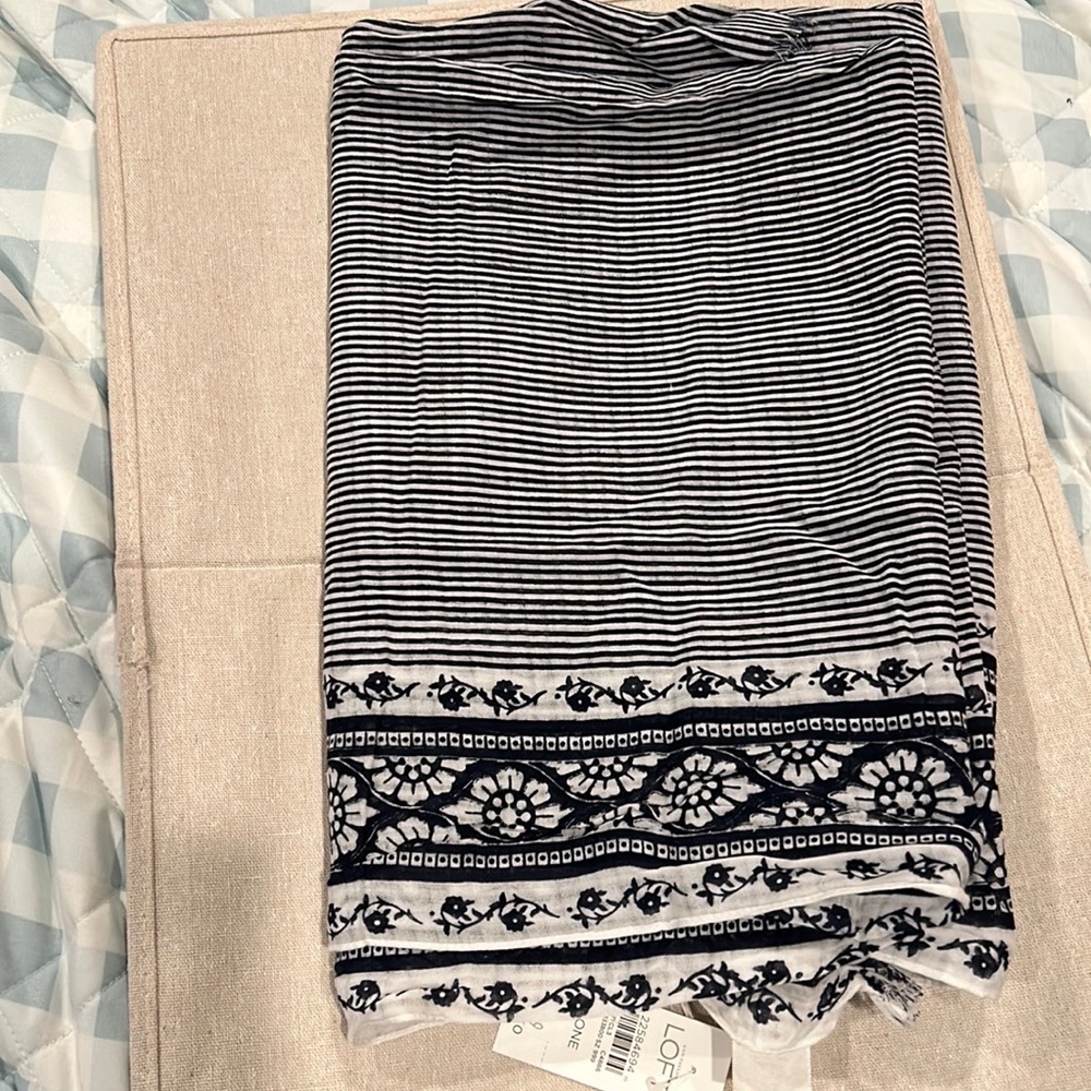 Ann Taylor Loft Long Scarf, NWT!!